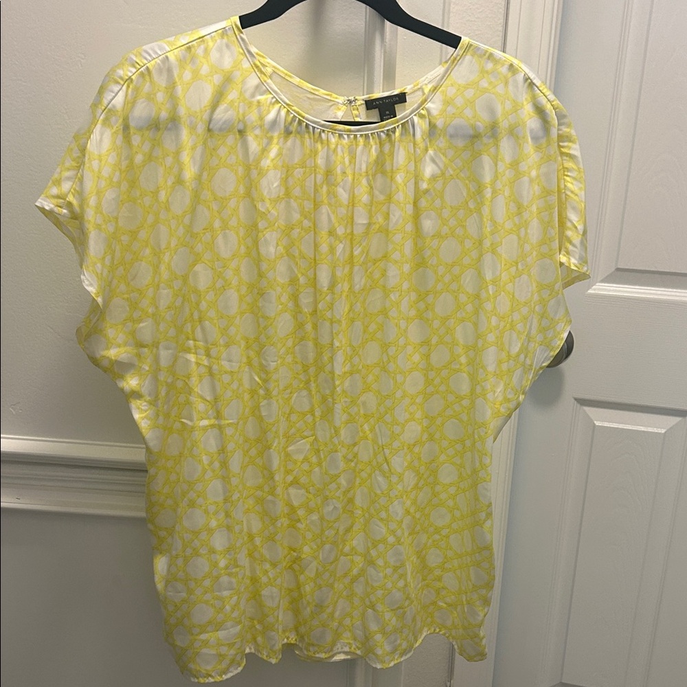 Ann Taylor Yellow Patterned Women's Top